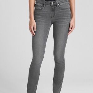 GAP trueskinny jeans